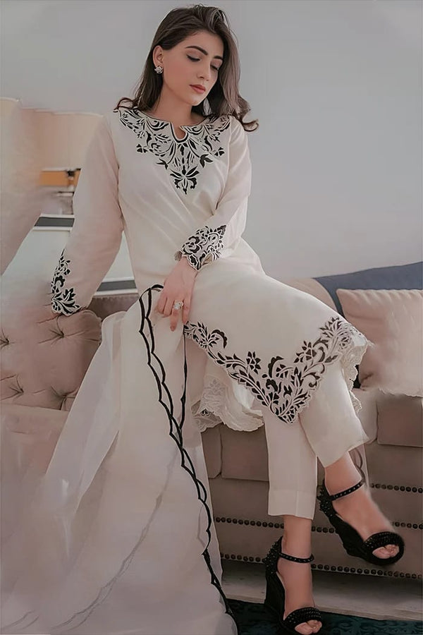 Embroided Lawn 3PC D#33